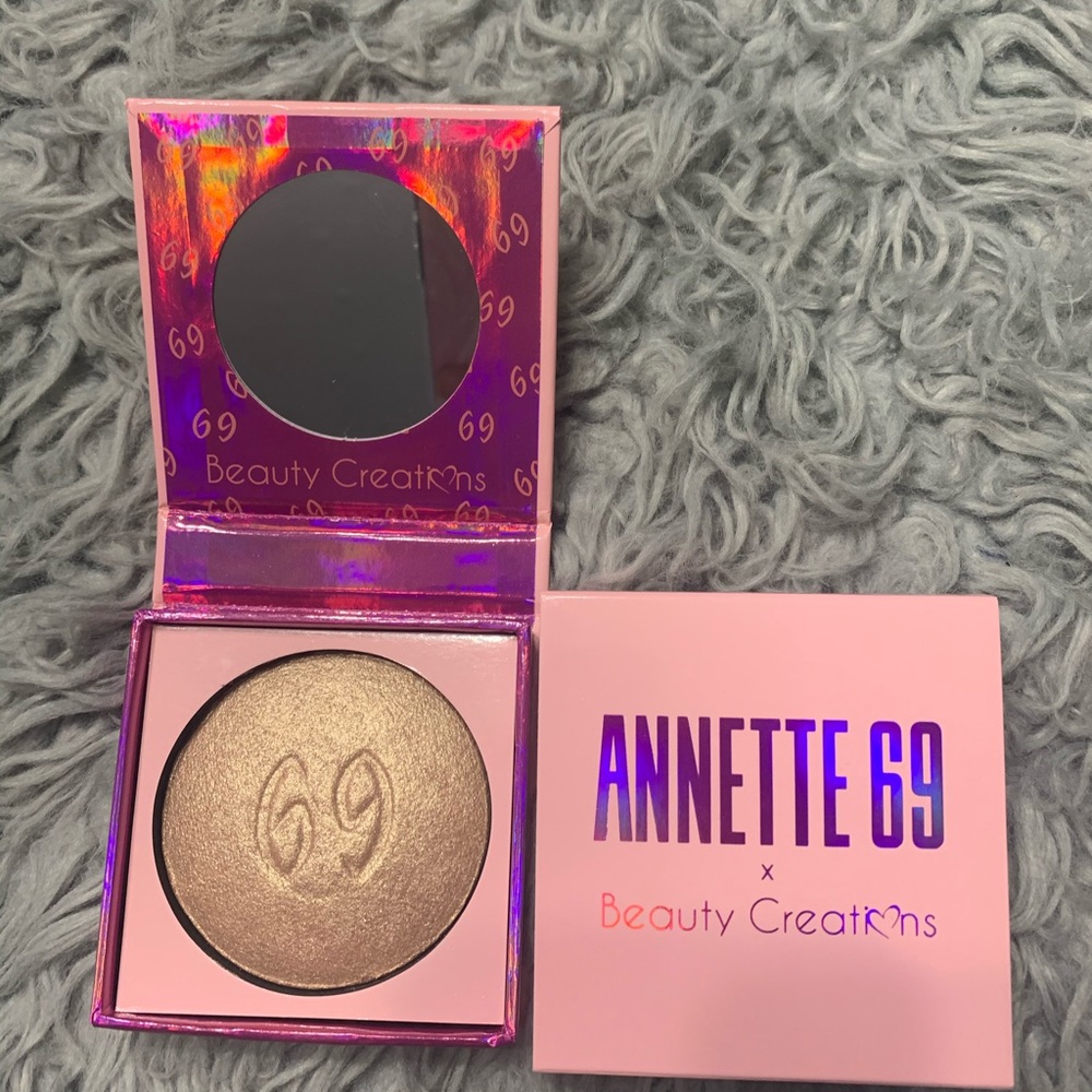 Beauty Creations Annette 69 highlighter.